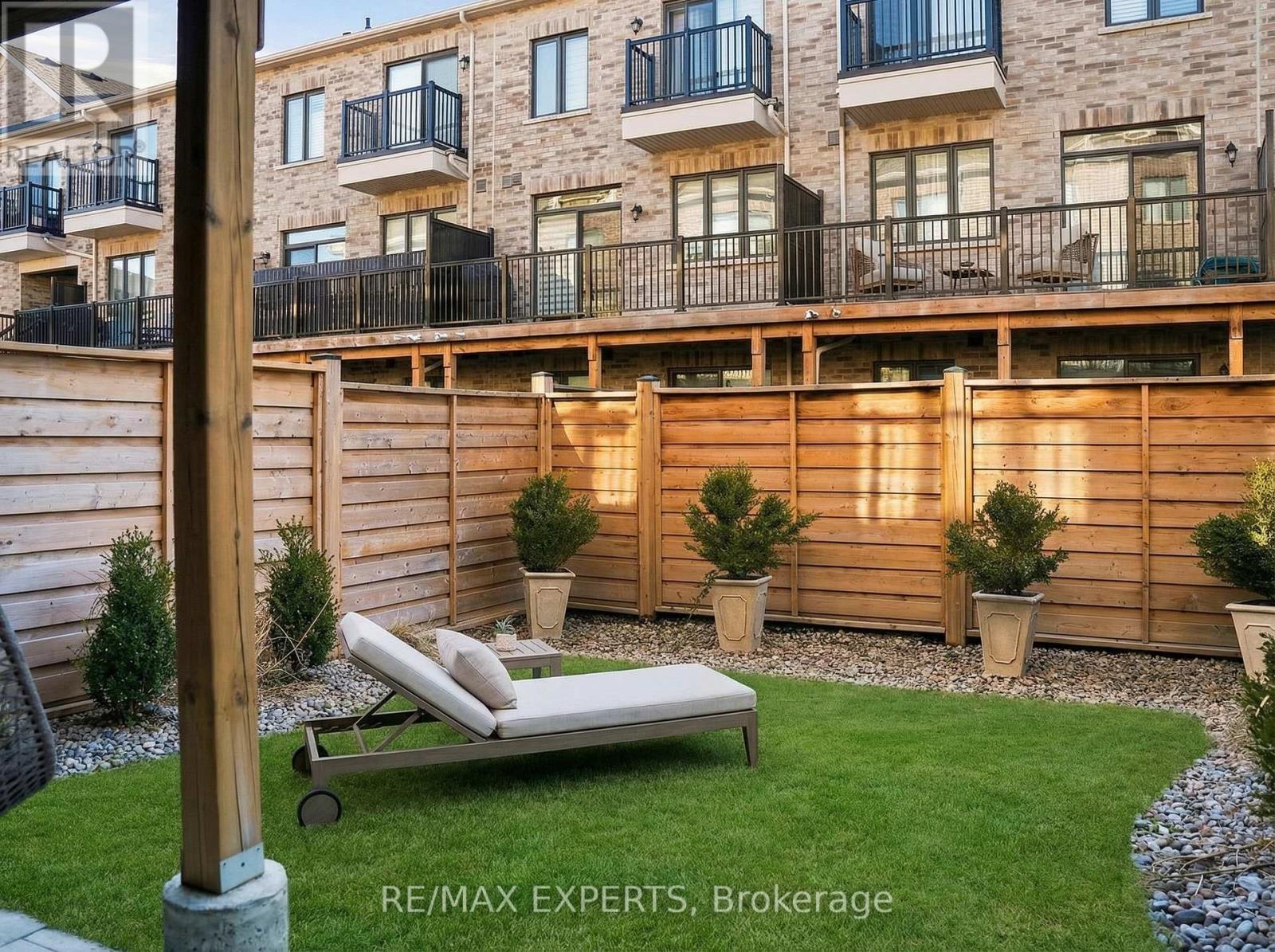 10 Augustus Terrace, Toronto, Ontario  M8Z 0E4 - Photo 38 - W12879332