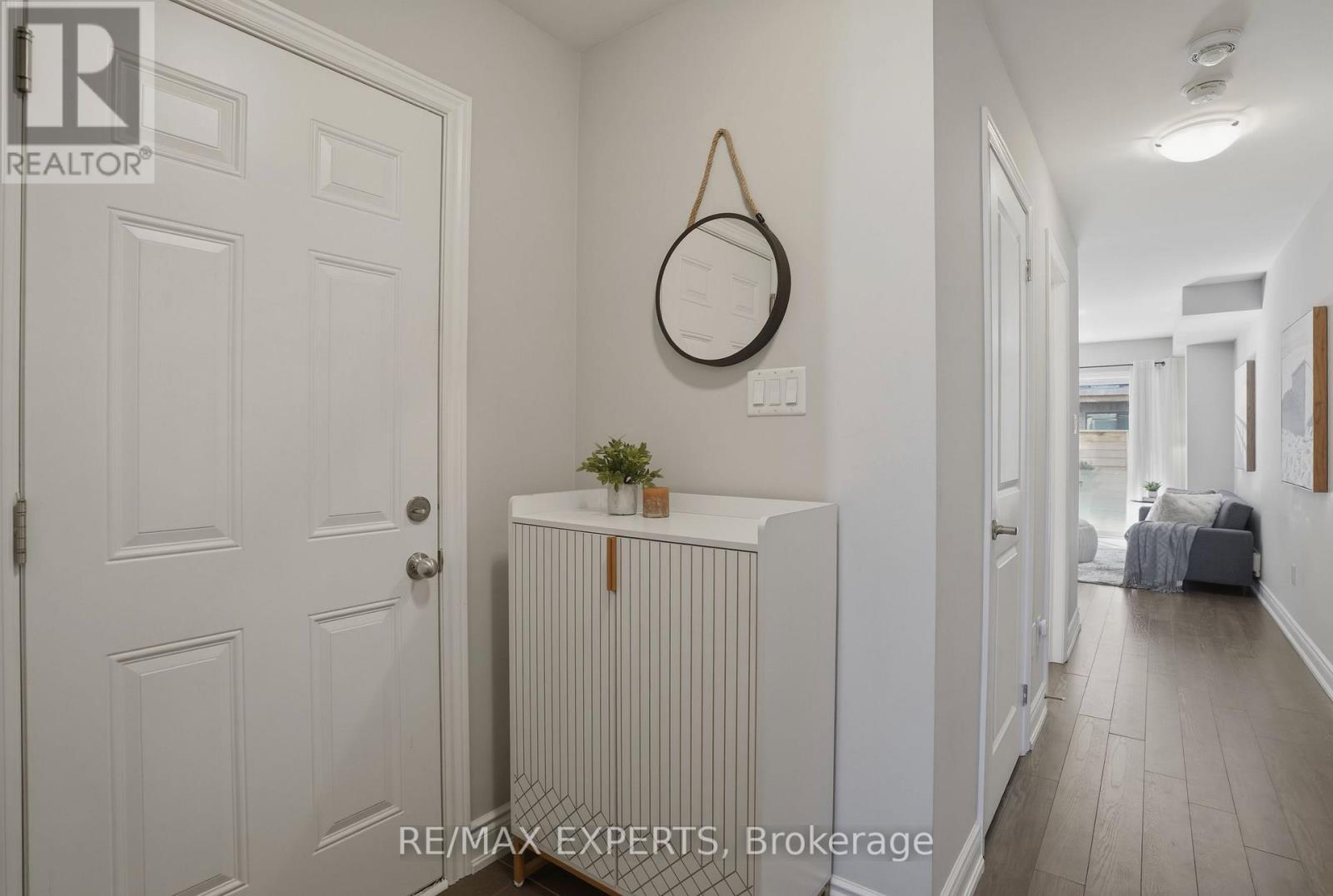 10 Augustus Terrace, Toronto, Ontario  M8Z 0E4 - Photo 32 - W12879332