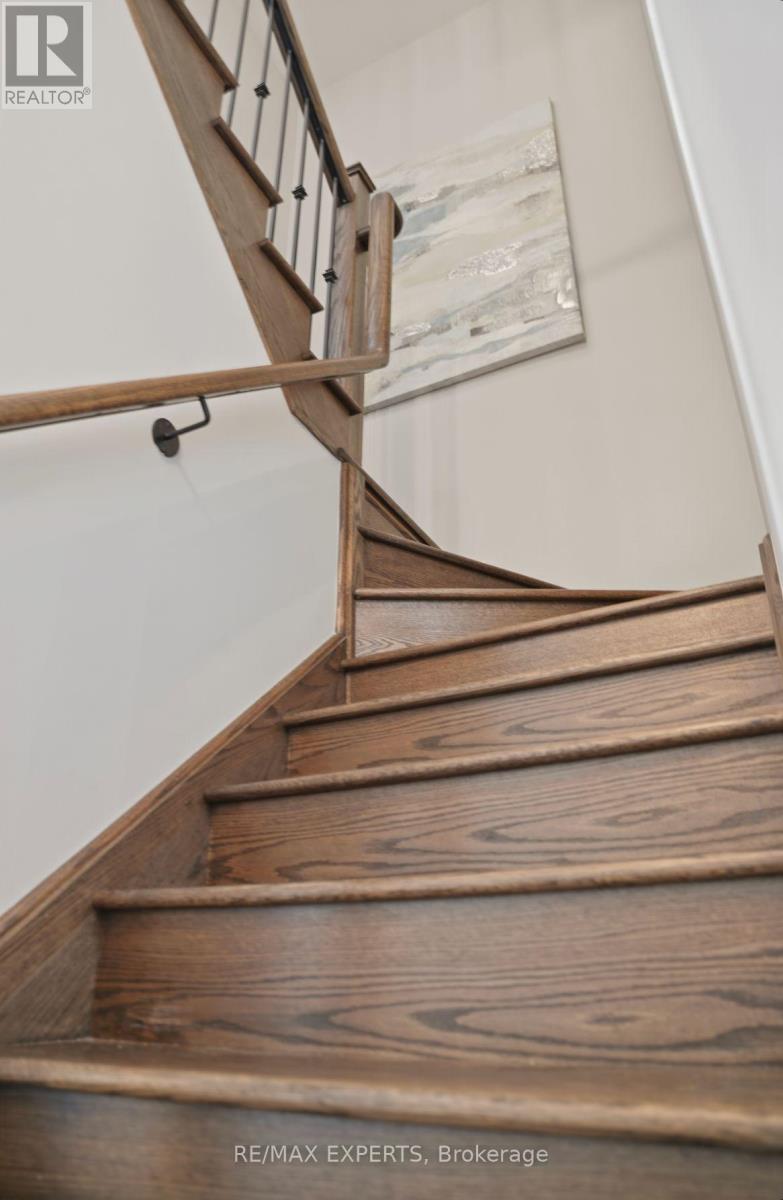 10 Augustus Terrace, Toronto, Ontario  M8Z 0E4 - Photo 33 - W12879332