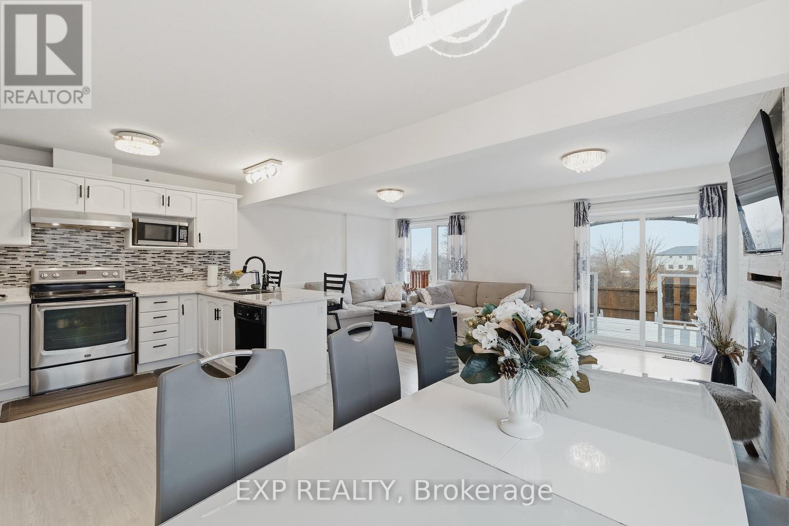 147 Kemp Crescent, Guelph, Ontario  N1E 0K1 - Photo 11 - X12879840