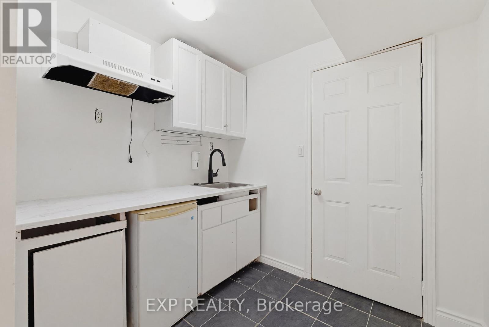 147 Kemp Crescent, Guelph, Ontario  N1E 0K1 - Photo 26 - X12879840