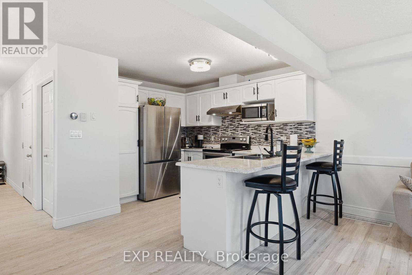 147 Kemp Crescent, Guelph, Ontario  N1E 0K1 - Photo 6 - X12879840