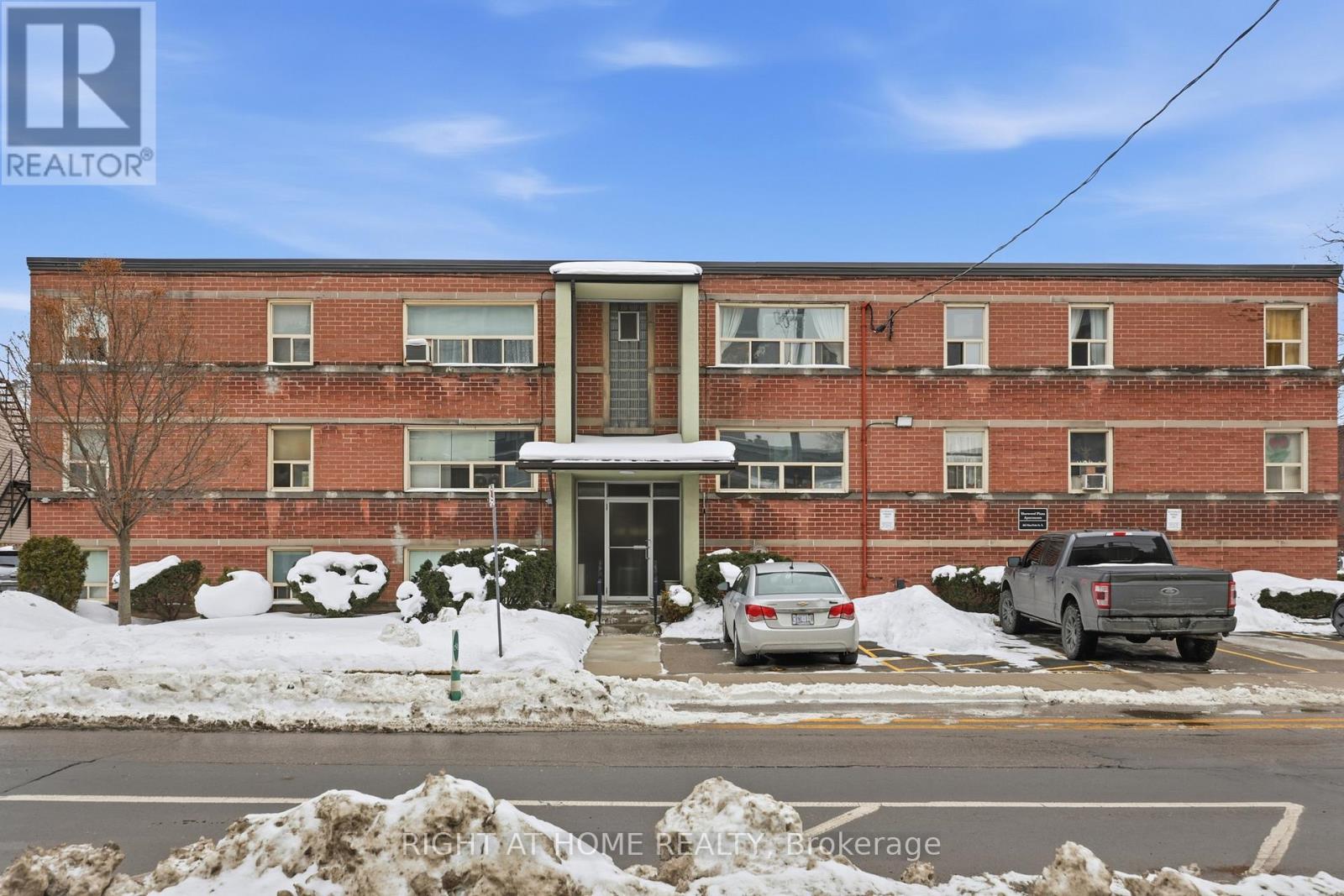 11 - 223 Macnab Street S, Hamilton (Durand), Ontario  L8P 3C9 - Photo 12 - X12879898