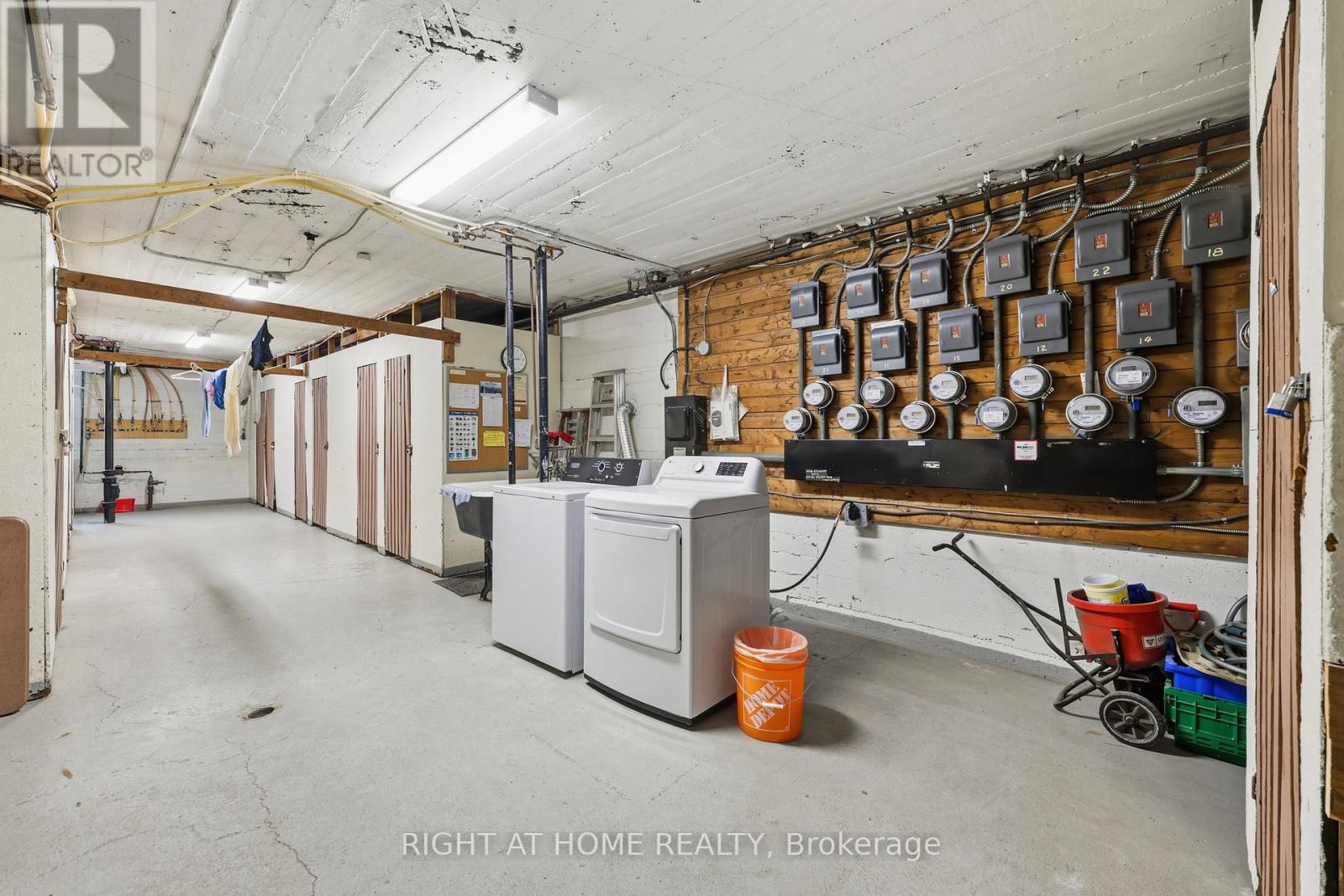 11 - 223 Macnab Street S, Hamilton (Durand), Ontario  L8P 3C9 - Photo 16 - X12879898