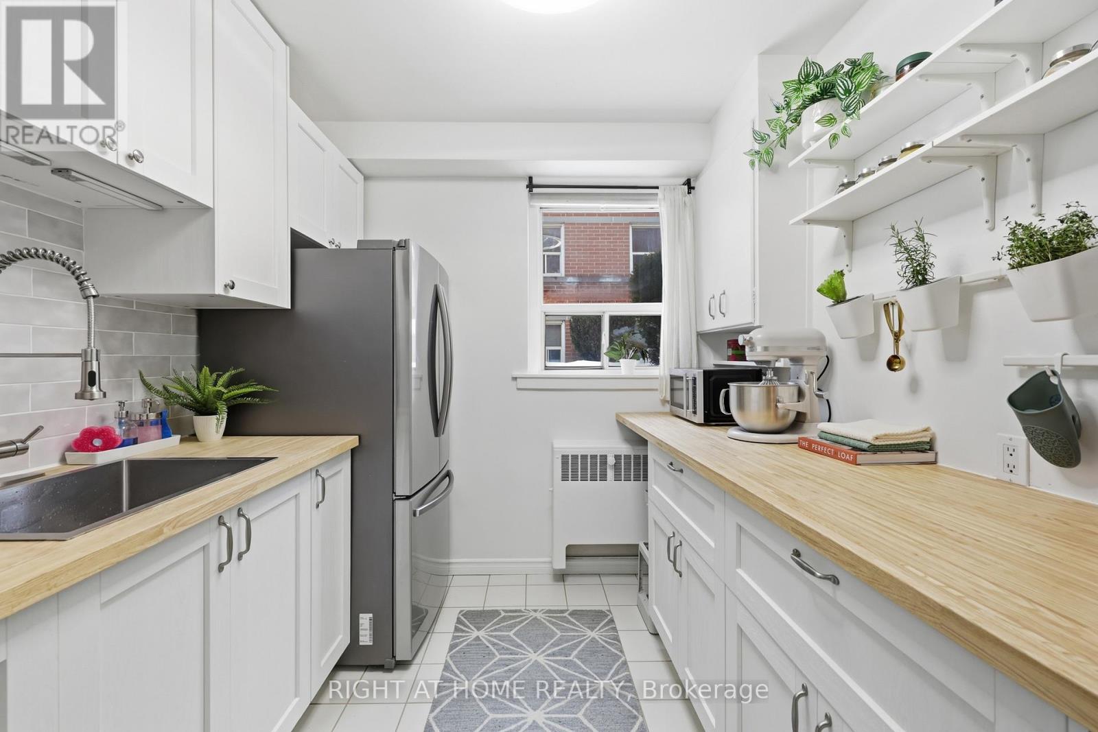 11 - 223 Macnab Street S, Hamilton (Durand), Ontario  L8P 3C9 - Photo 6 - X12879898