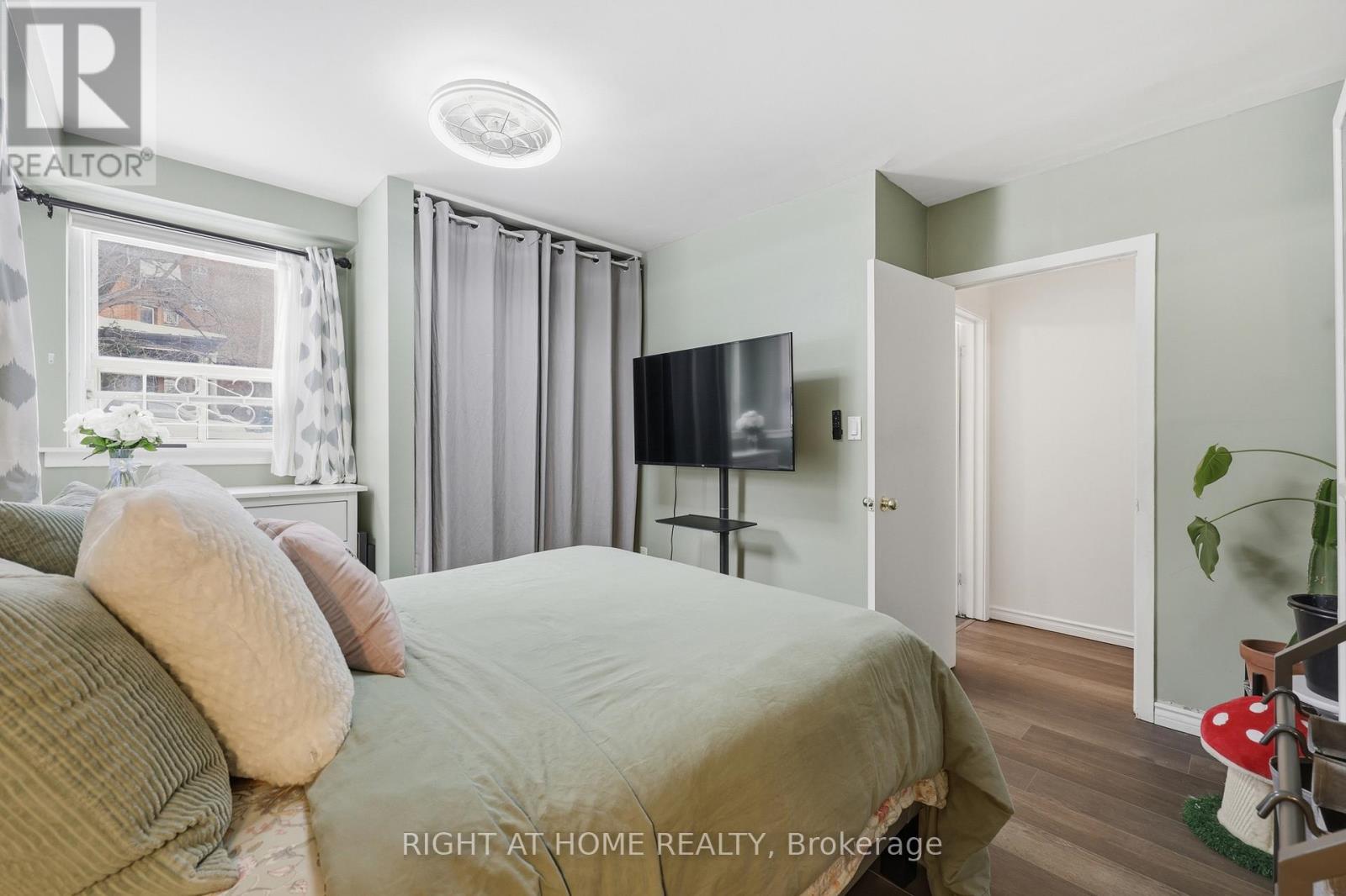 11 - 223 Macnab Street S, Hamilton (Durand), Ontario  L8P 3C9 - Photo 9 - X12879898