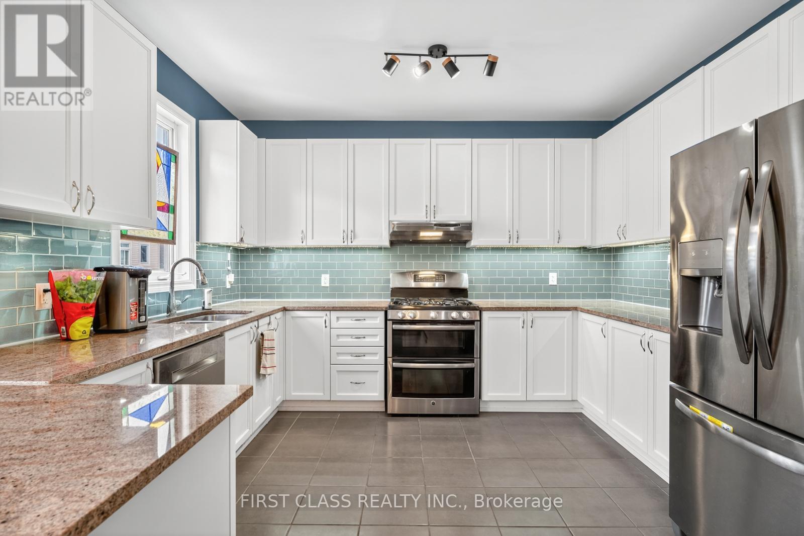 308 Autumnfield Street, Ottawa, Ontario  K2M 0J4 - Photo 8 - X12879916