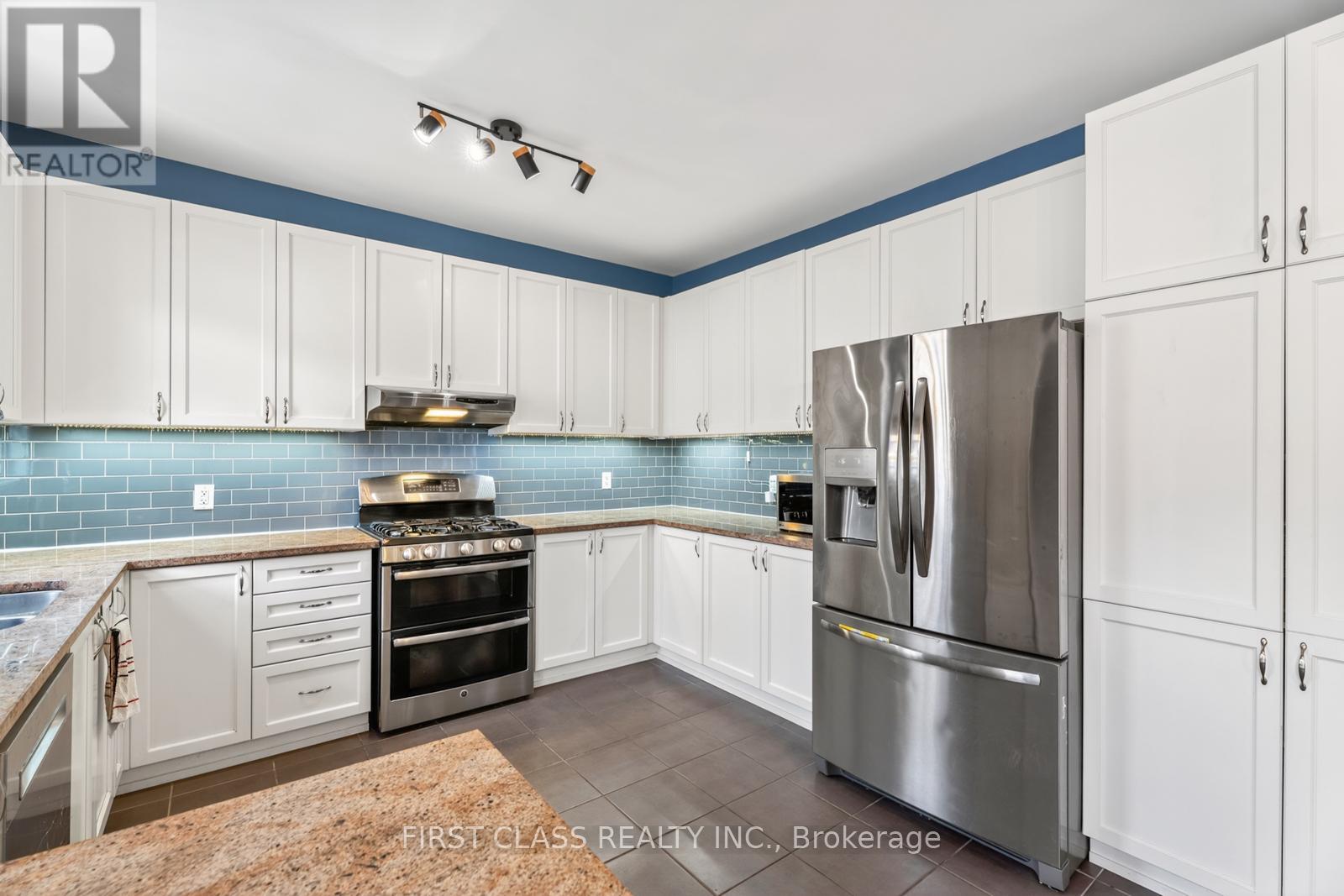 308 Autumnfield Street, Ottawa, Ontario  K2M 0J4 - Photo 9 - X12879916