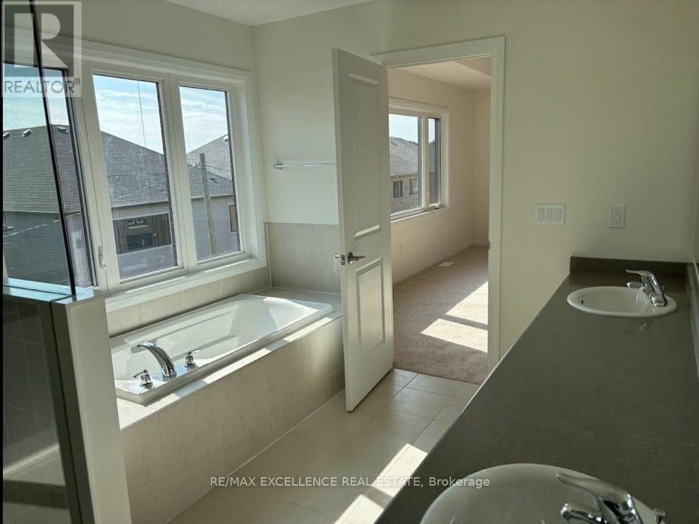 461 Robert Woolner Street S, North Dumfries, Ontario  N0B 1E0 - Photo 12 - X12879952