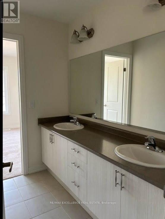 461 Robert Woolner Street S, North Dumfries, Ontario  N0B 1E0 - Photo 13 - X12879952