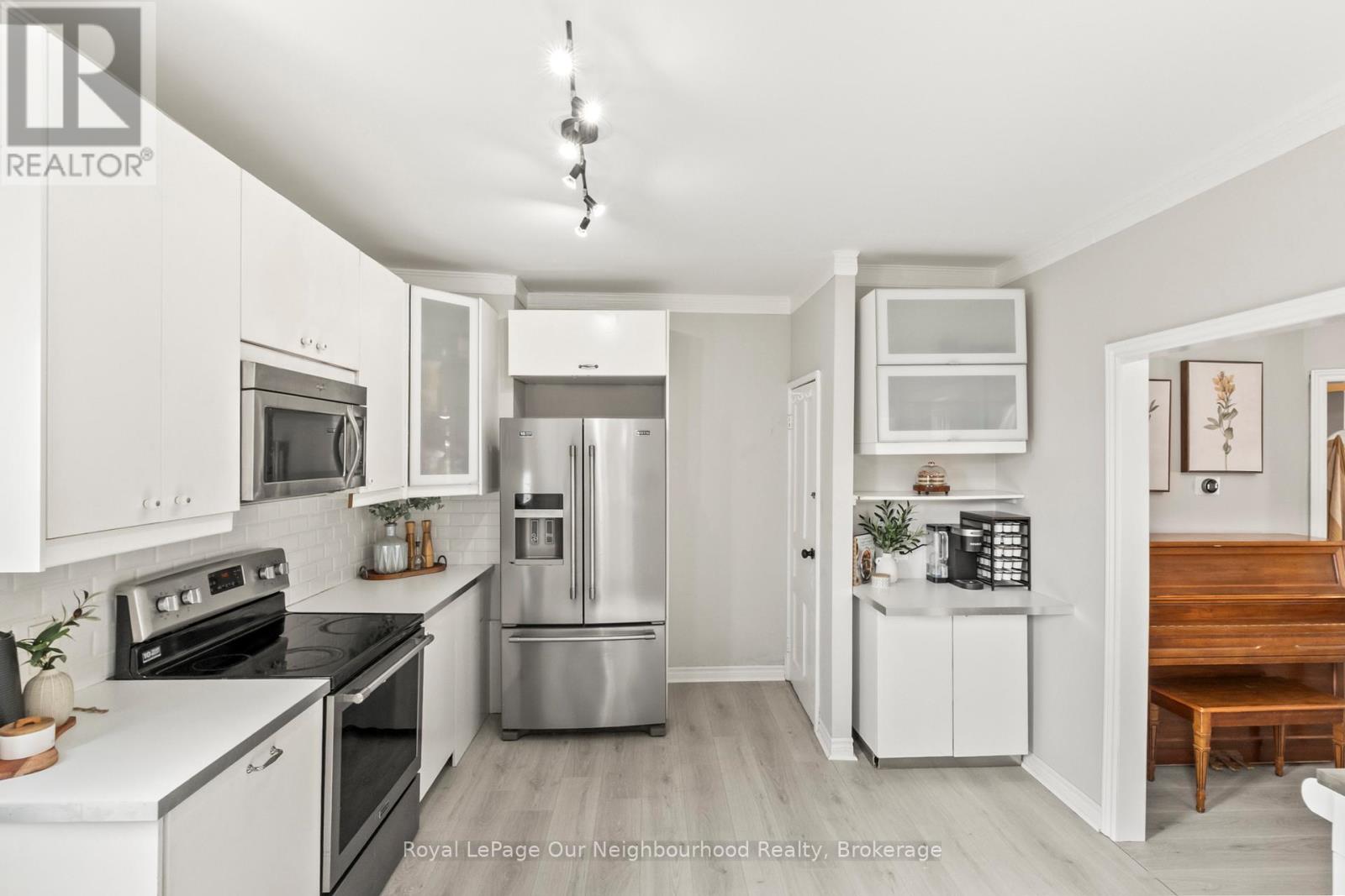 9 Carlisle Avenue, Clarington, Ontario  L1C 1W4 - Photo 10 - E12879976