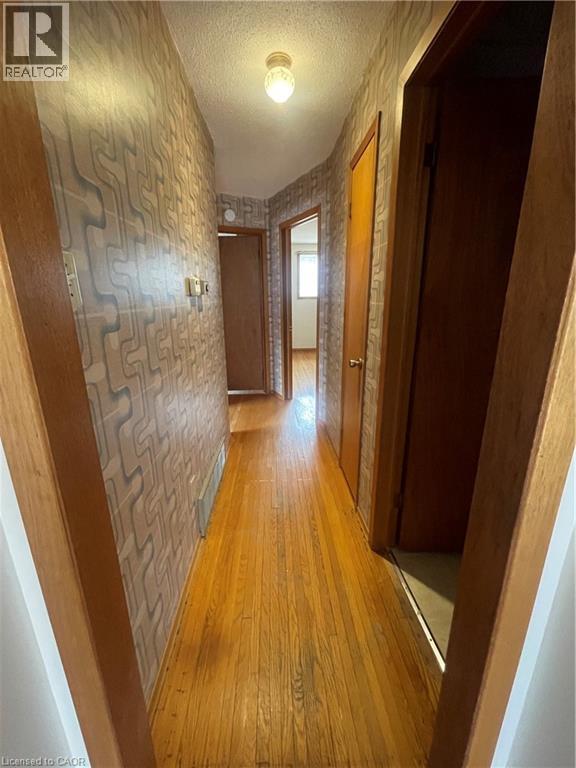 24 Yeoville Court, Hamilton, Ontario  L9C 5W3 - Photo 8 - 40812061