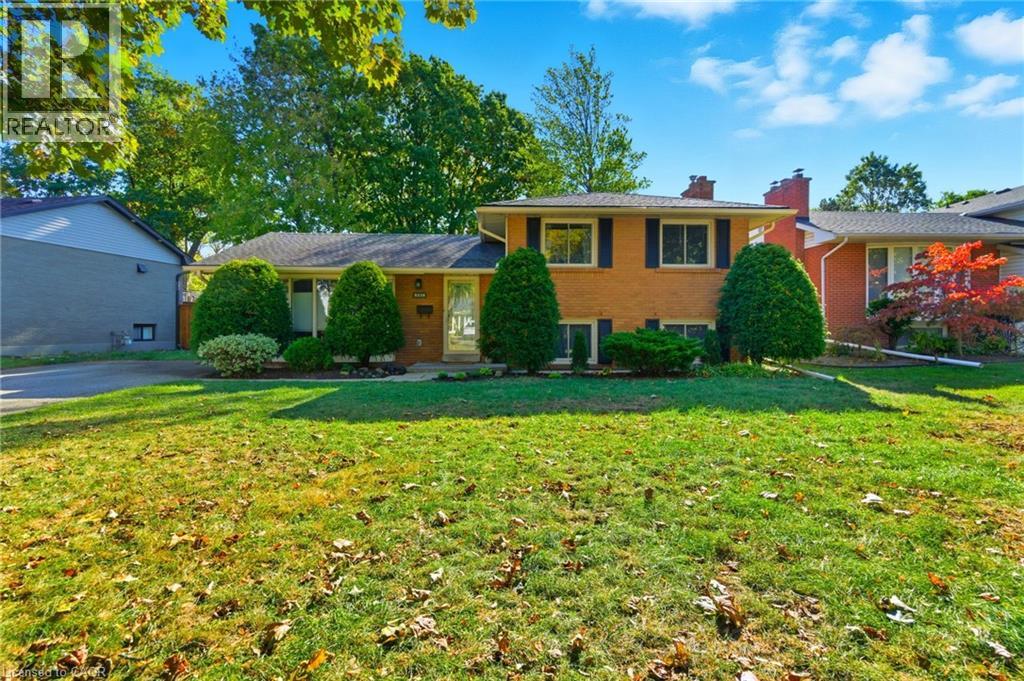 5210 Mulberry Drive, Burlington, Ontario  L7L 3P4 - Photo 1 - 40812016