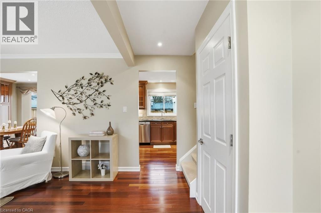 5210 Mulberry Drive, Burlington, Ontario  L7L 3P4 - Photo 9 - 40812016