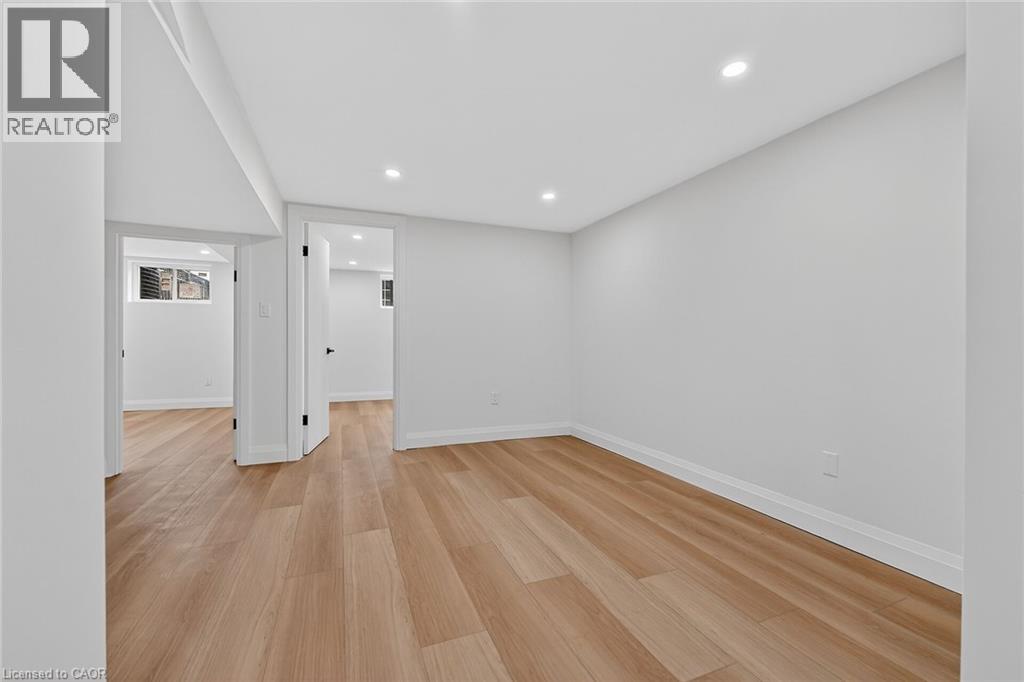 7 Crosthwaite Avenue S, Hamilton, Ontario  L8K 2T7 - Photo 32 - 40812003