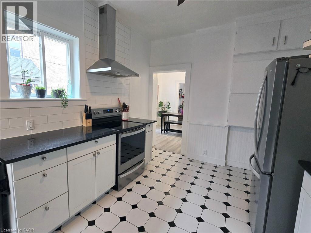 12 Pearl Street, Brantford, Ontario  N3T 3N4 - Photo 12 - 40811374