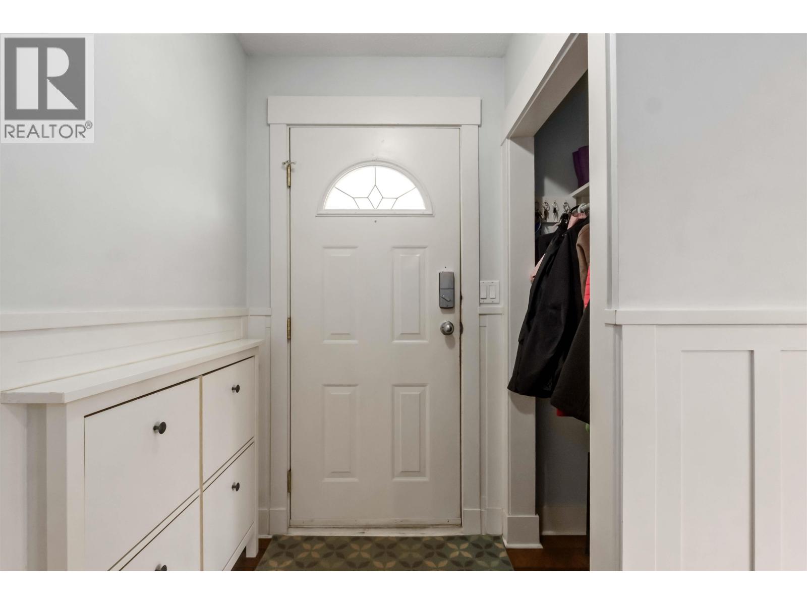 12066 Glenhurst Street, Maple Ridge, British Columbia  V2X 6V9 - Photo 4 - R3099276