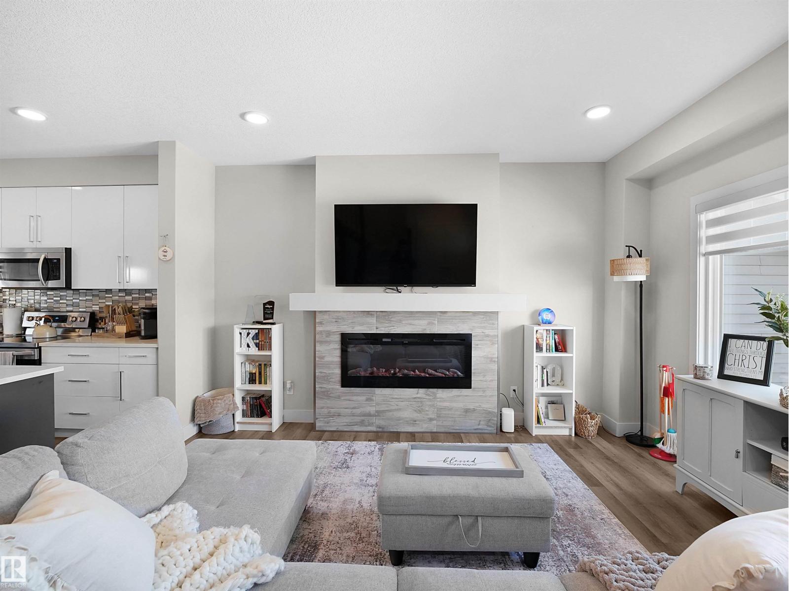 8103 Orchards Green Gr Sw, Edmonton, Alberta  T6X 2N7 - Photo 6 - E4477299