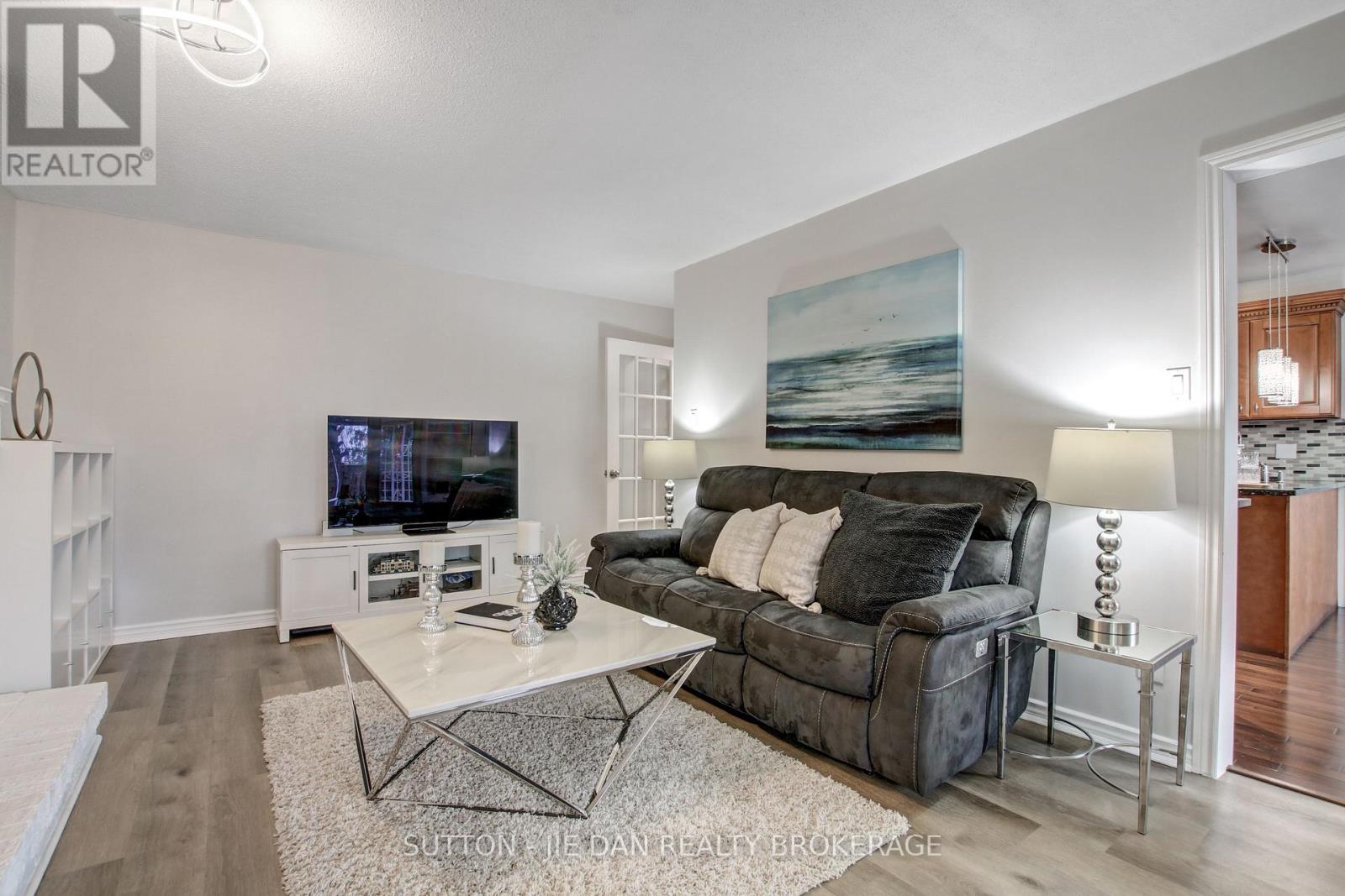 33 Repton Avenue, London North, Ontario  N5X 3G3 - Photo 13 - X12880016