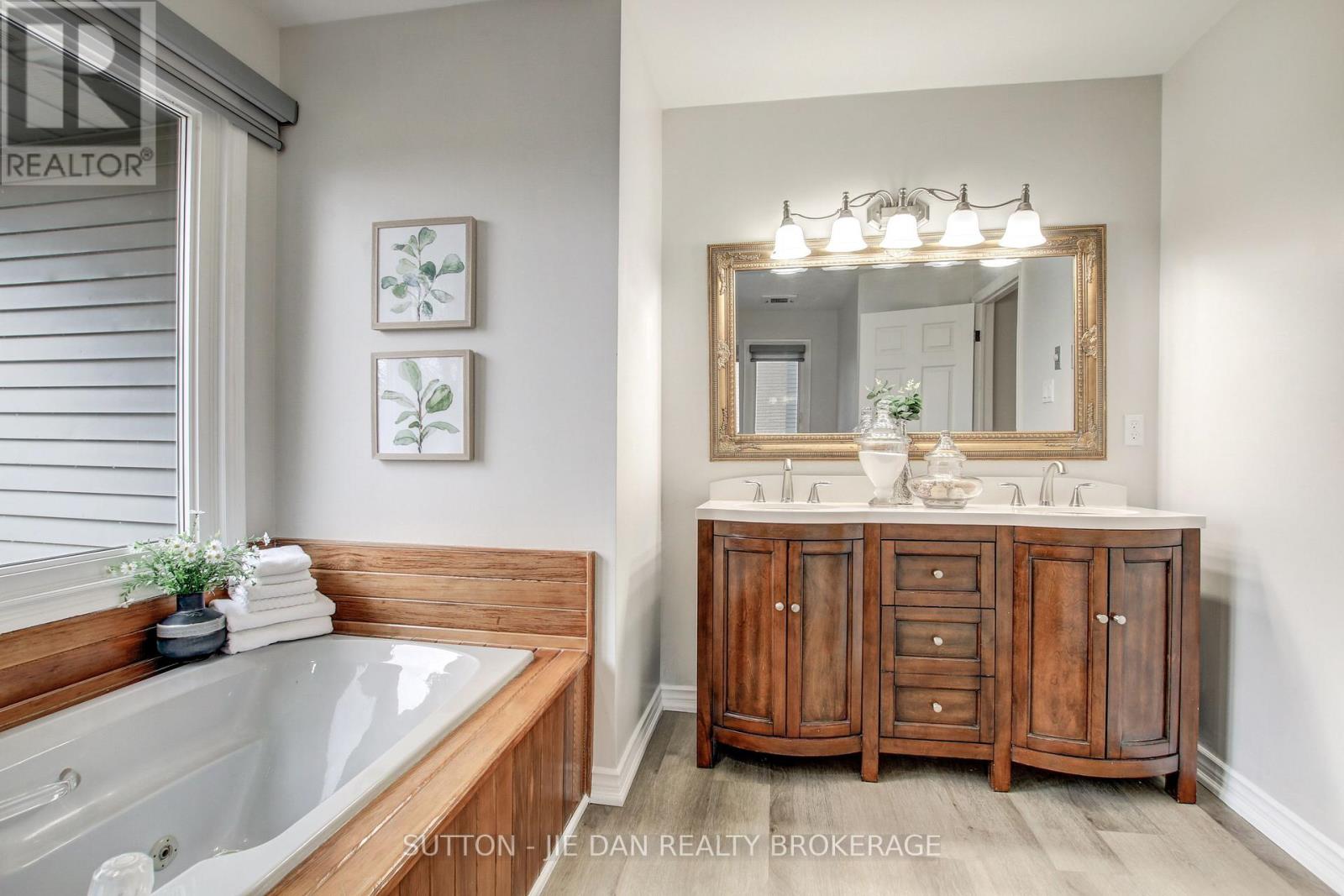 33 Repton Avenue, London North, Ontario  N5X 3G3 - Photo 23 - X12880016