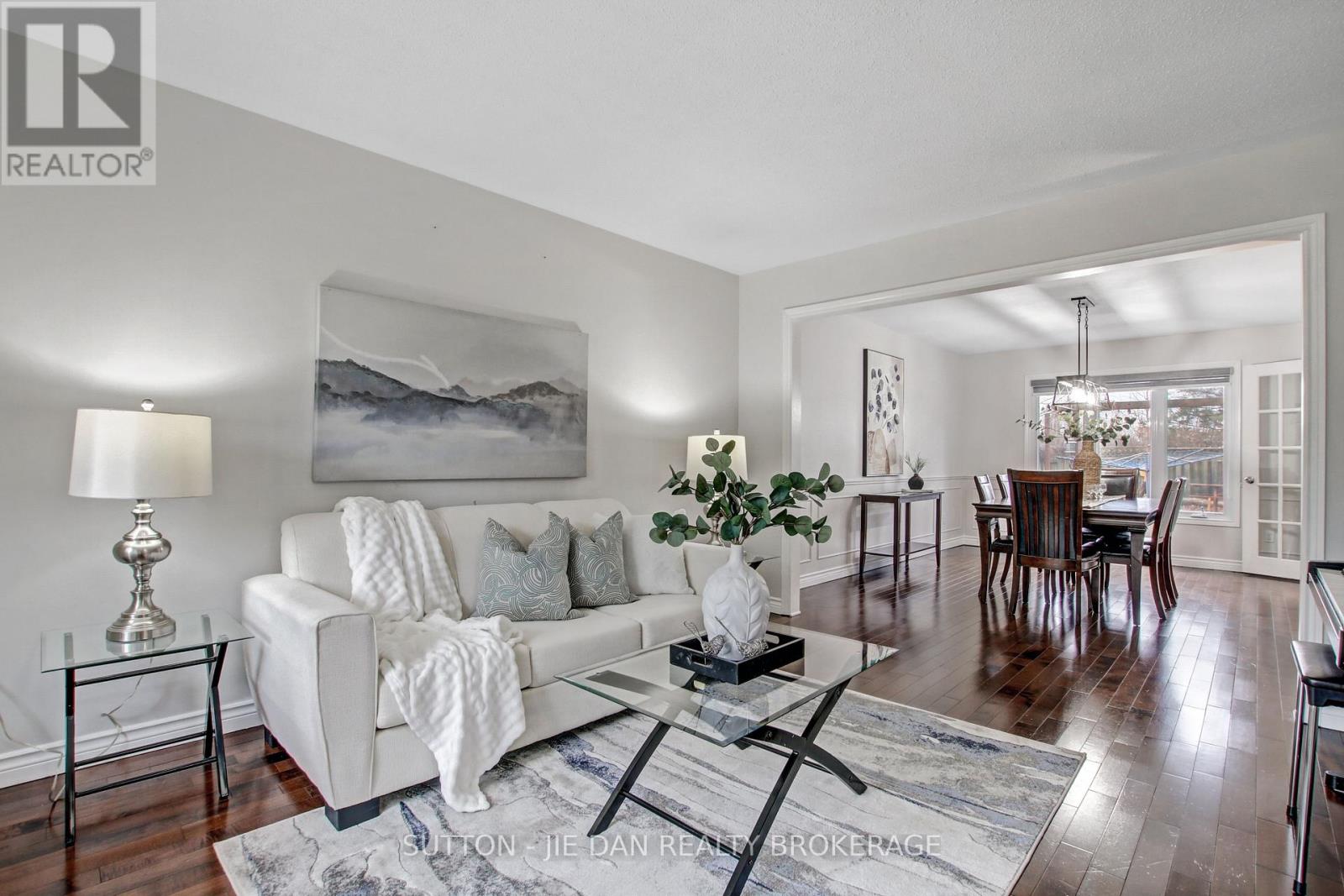 33 Repton Avenue, London North, Ontario  N5X 3G3 - Photo 4 - X12880016