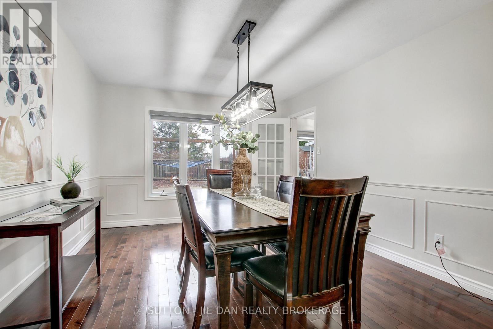 33 Repton Avenue, London North, Ontario  N5X 3G3 - Photo 6 - X12880016