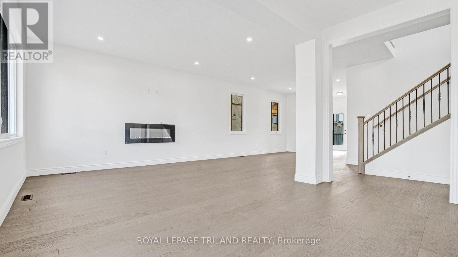 15 Ahmed Place, St. Thomas, Ontario  N5R 4W7 - Photo 8 - X12880064