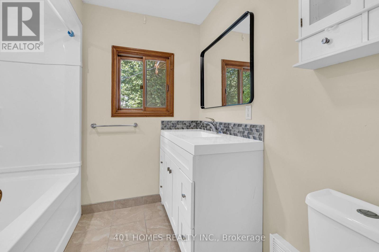 3711 Dandurand Boulevard, Windsor, Ontario  N9E 2G4 - Photo 12 - X12880068