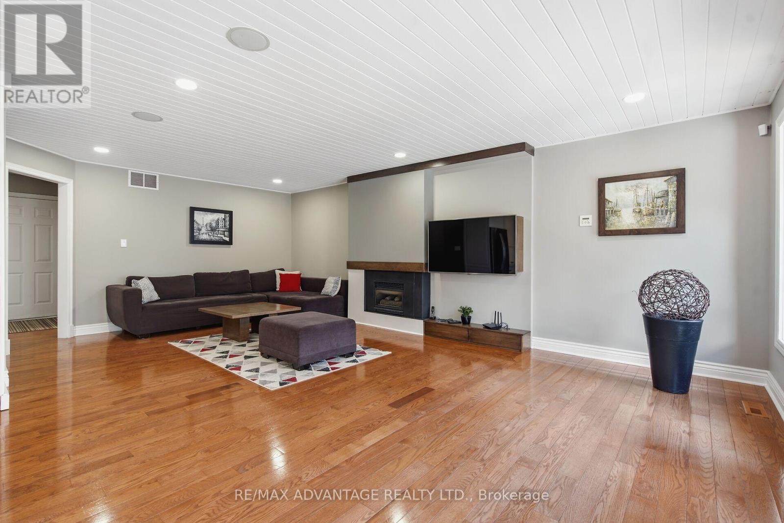 28 Wynfield Lane, Middlesex Centre, Ontario  N6H 5L2 - Photo 19 - X12880092