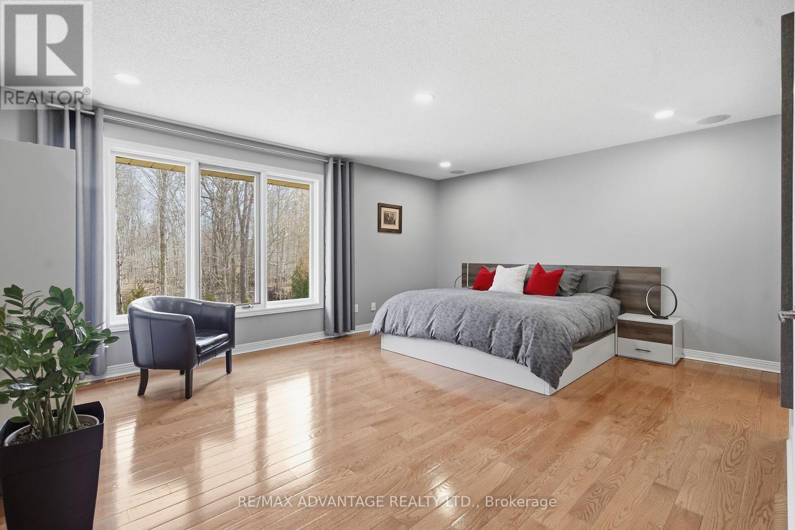 28 Wynfield Lane, Middlesex Centre, Ontario  N6H 5L2 - Photo 24 - X12880092