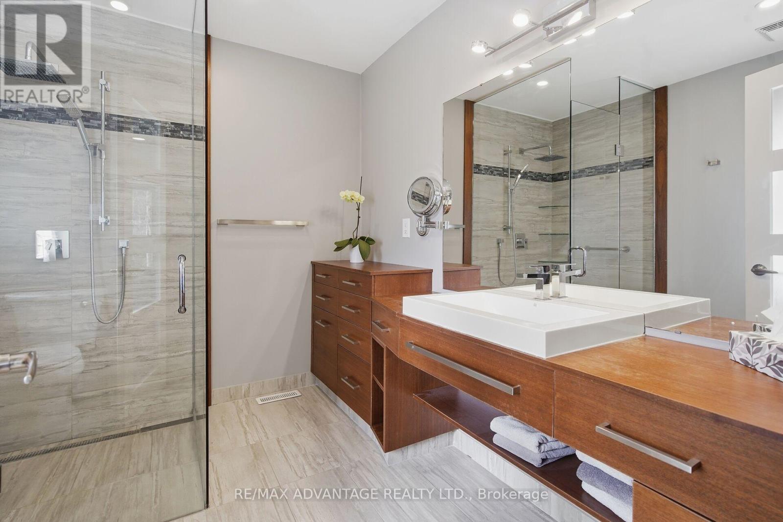 28 Wynfield Lane, Middlesex Centre, Ontario  N6H 5L2 - Photo 26 - X12880092