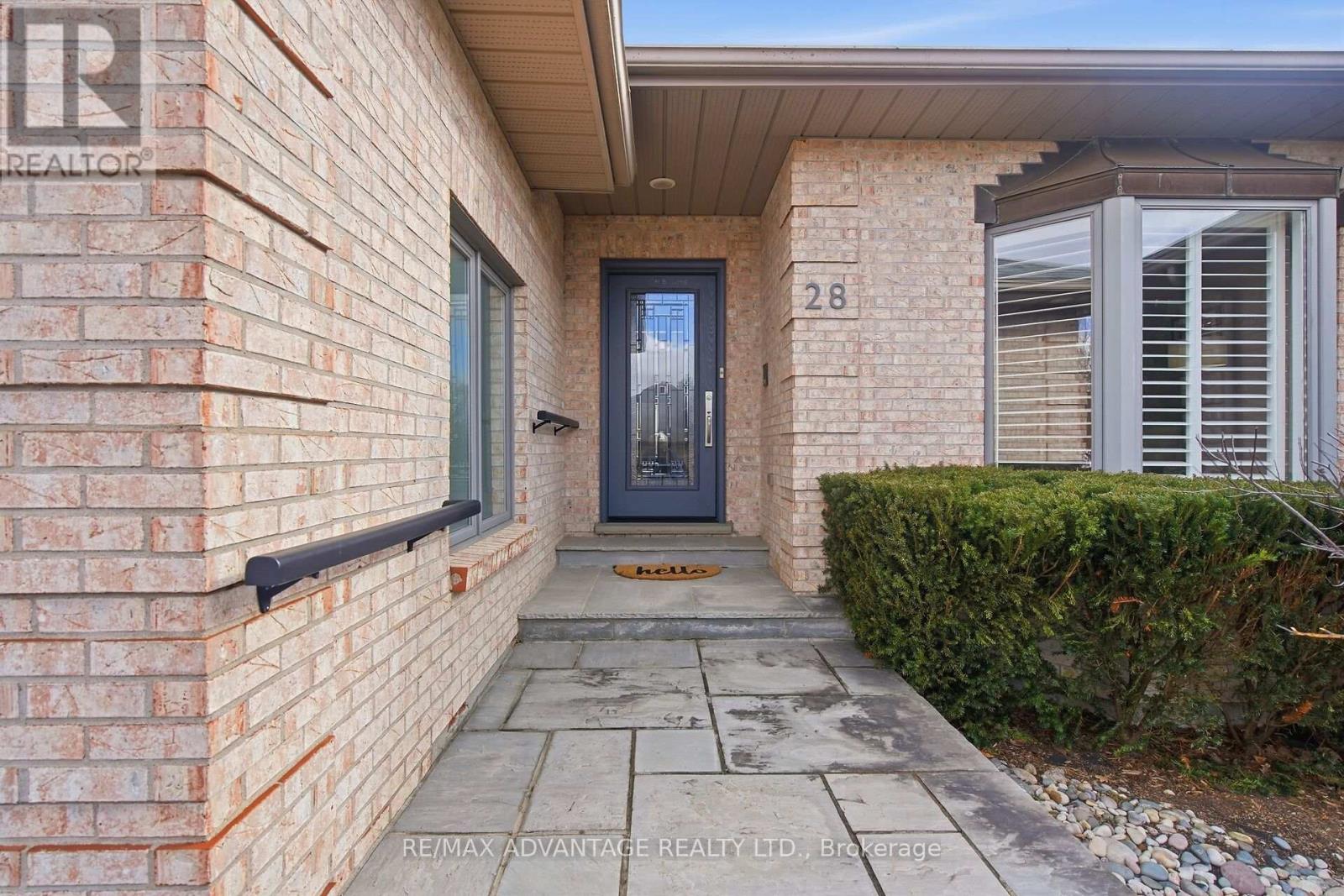 28 Wynfield Lane, Middlesex Centre, Ontario  N6H 5L2 - Photo 3 - X12880092