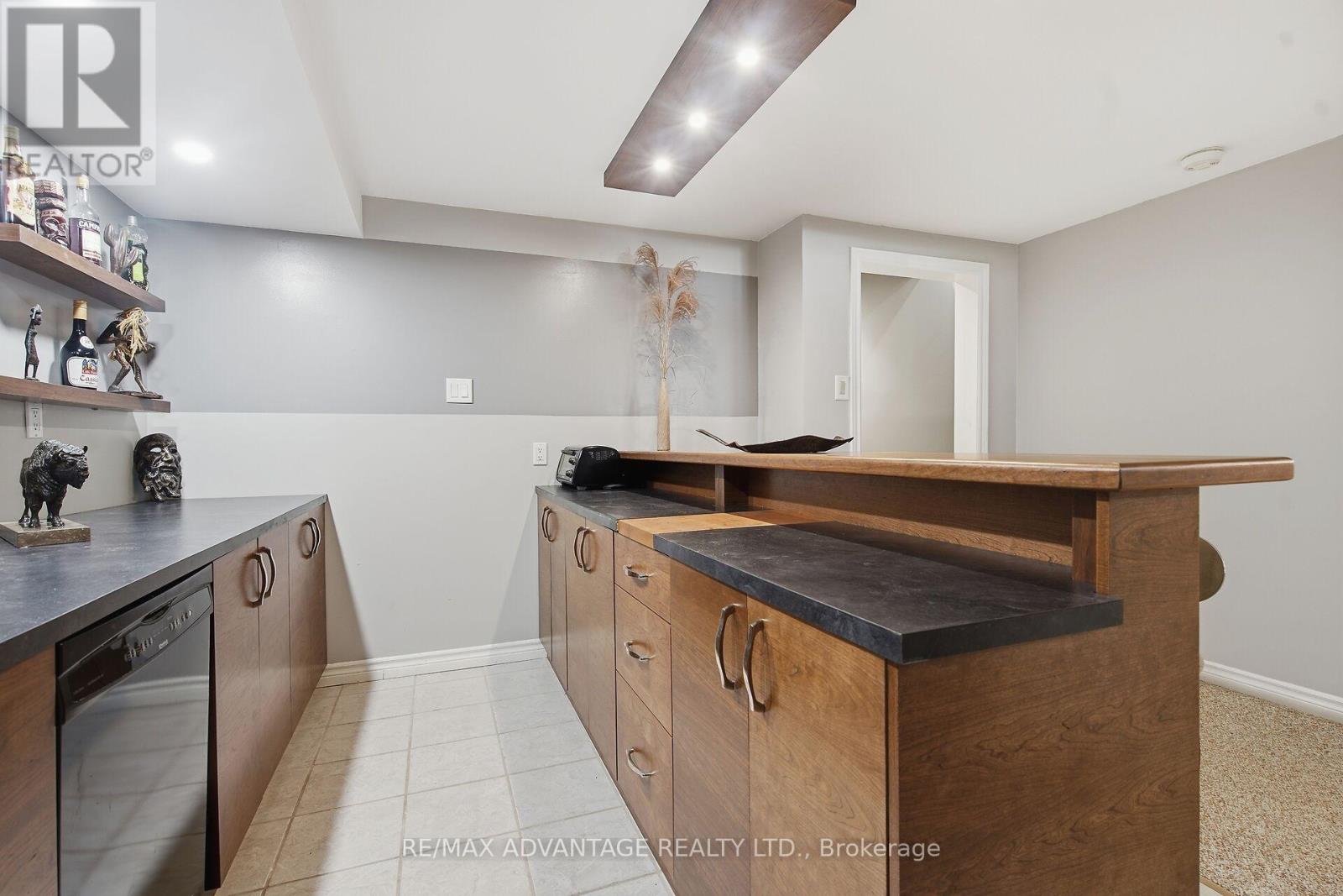 28 Wynfield Lane, Middlesex Centre, Ontario  N6H 5L2 - Photo 34 - X12880092