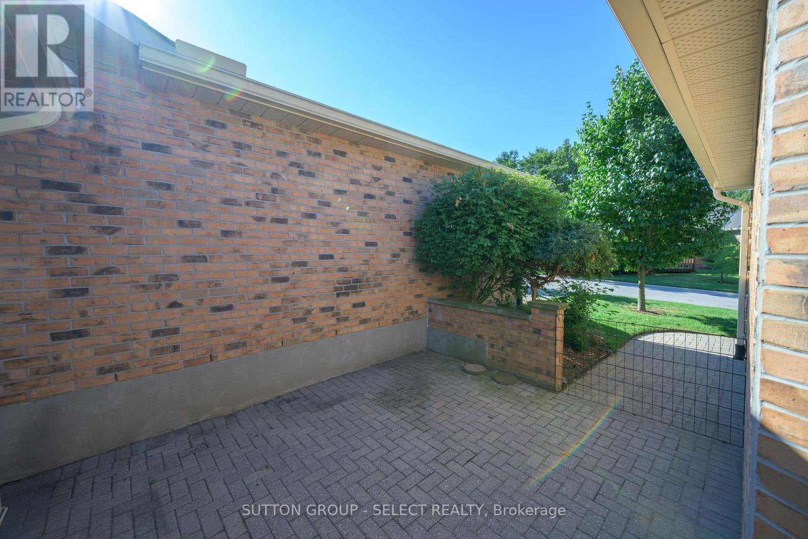 9 - 445 Riverside Drive, London North, Ontario  N6H 2R8 - Photo 5 - X12880106