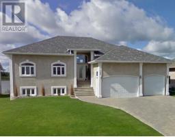 100 Edgewater DR, Dryden, Ontario