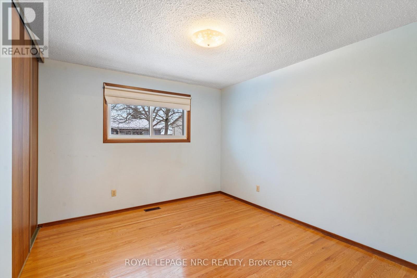 16 Appleford Road, St. Catharines, Ontario  L2P 3M3 - Photo 17 - X12880006