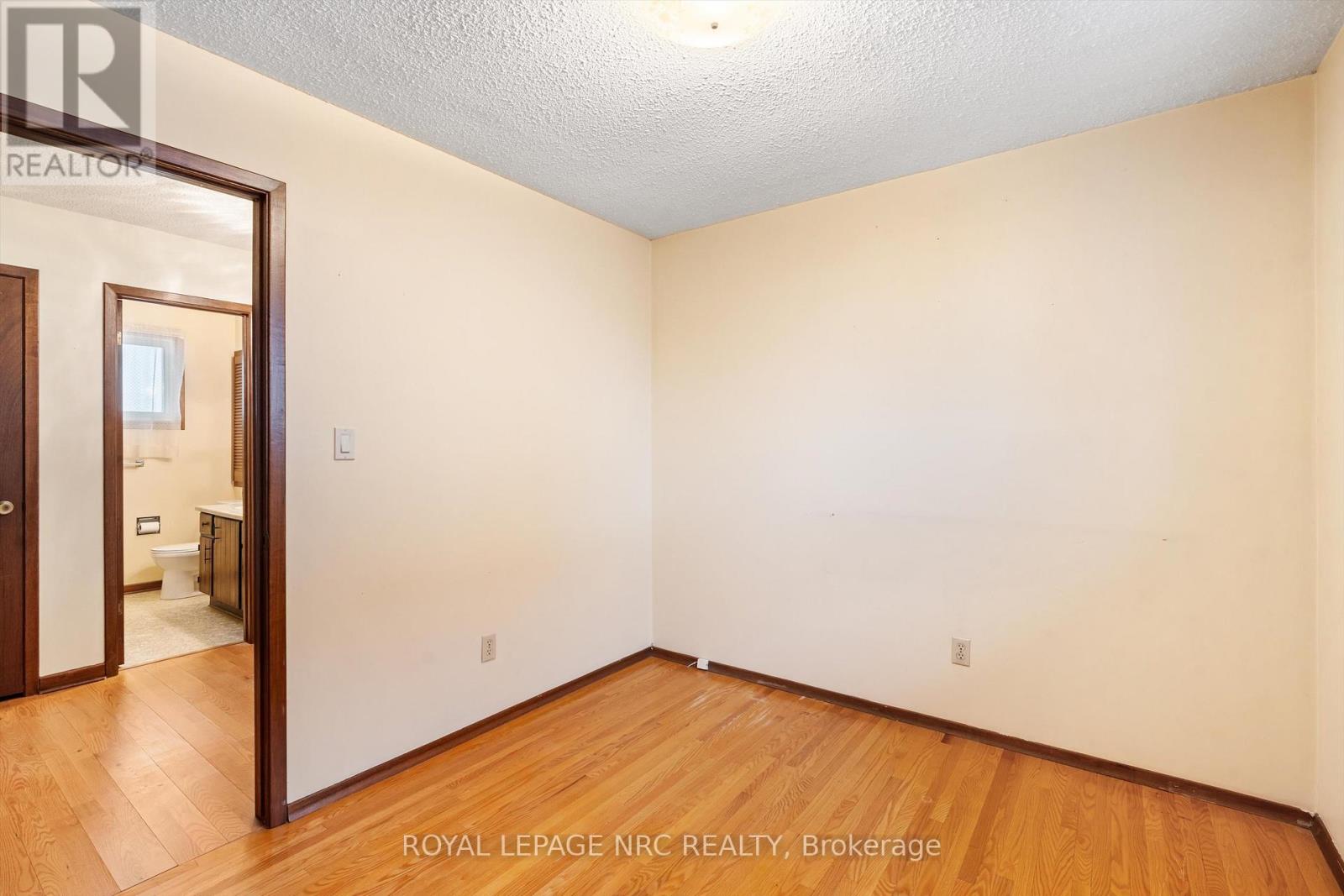 16 Appleford Road, St. Catharines, Ontario  L2P 3M3 - Photo 20 - X12880006