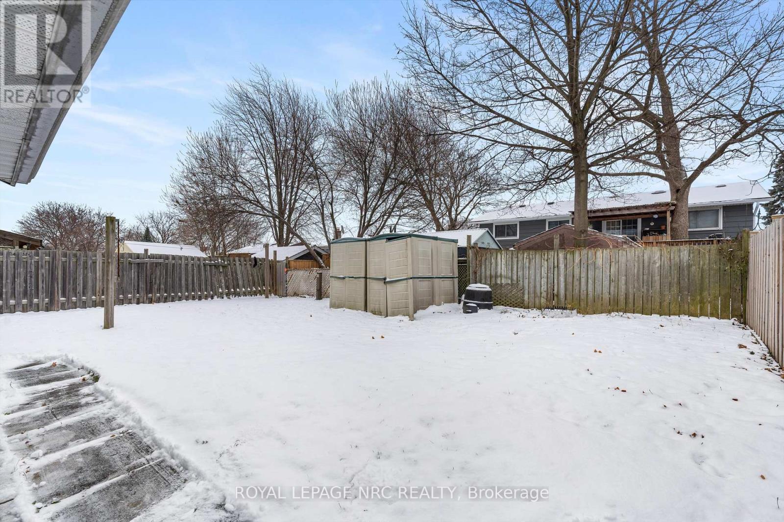 16 Appleford Road, St. Catharines, Ontario  L2P 3M3 - Photo 35 - X12880006