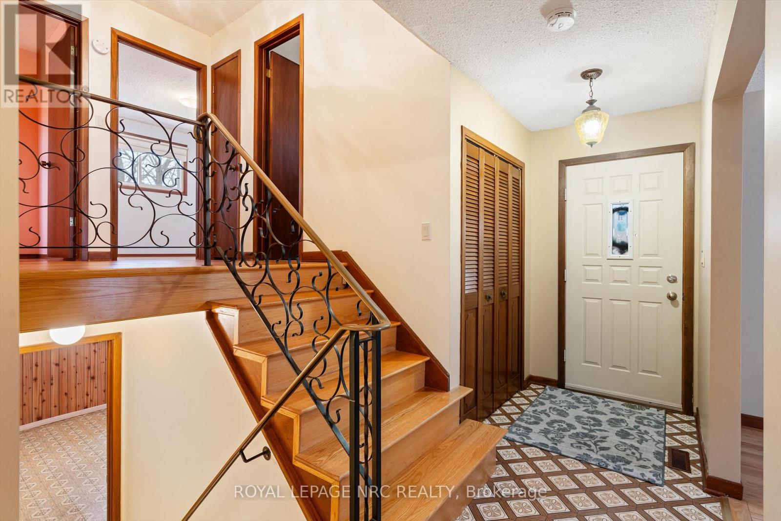 16 Appleford Road, St. Catharines, Ontario  L2P 3M3 - Photo 6 - X12880006
