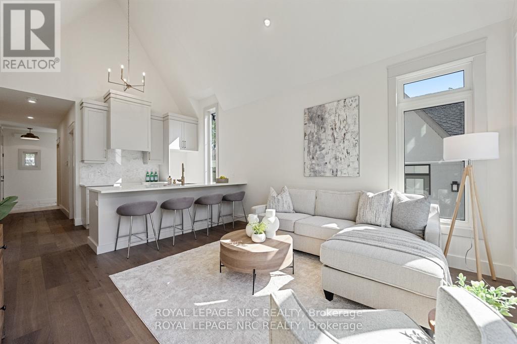 281 Elmwood Avenue, Fort Erie, Ontario  L0S 1B0 - Photo 8 - X12880058