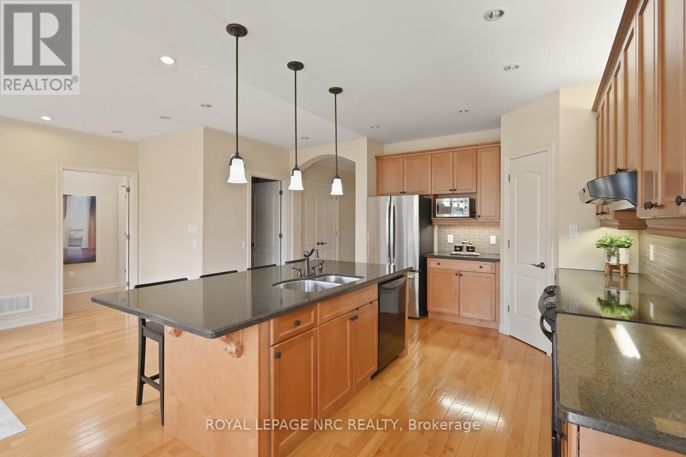 14 Lochness Court, Welland, Ontario  L3B 6H4 - Photo 8 - X12880226