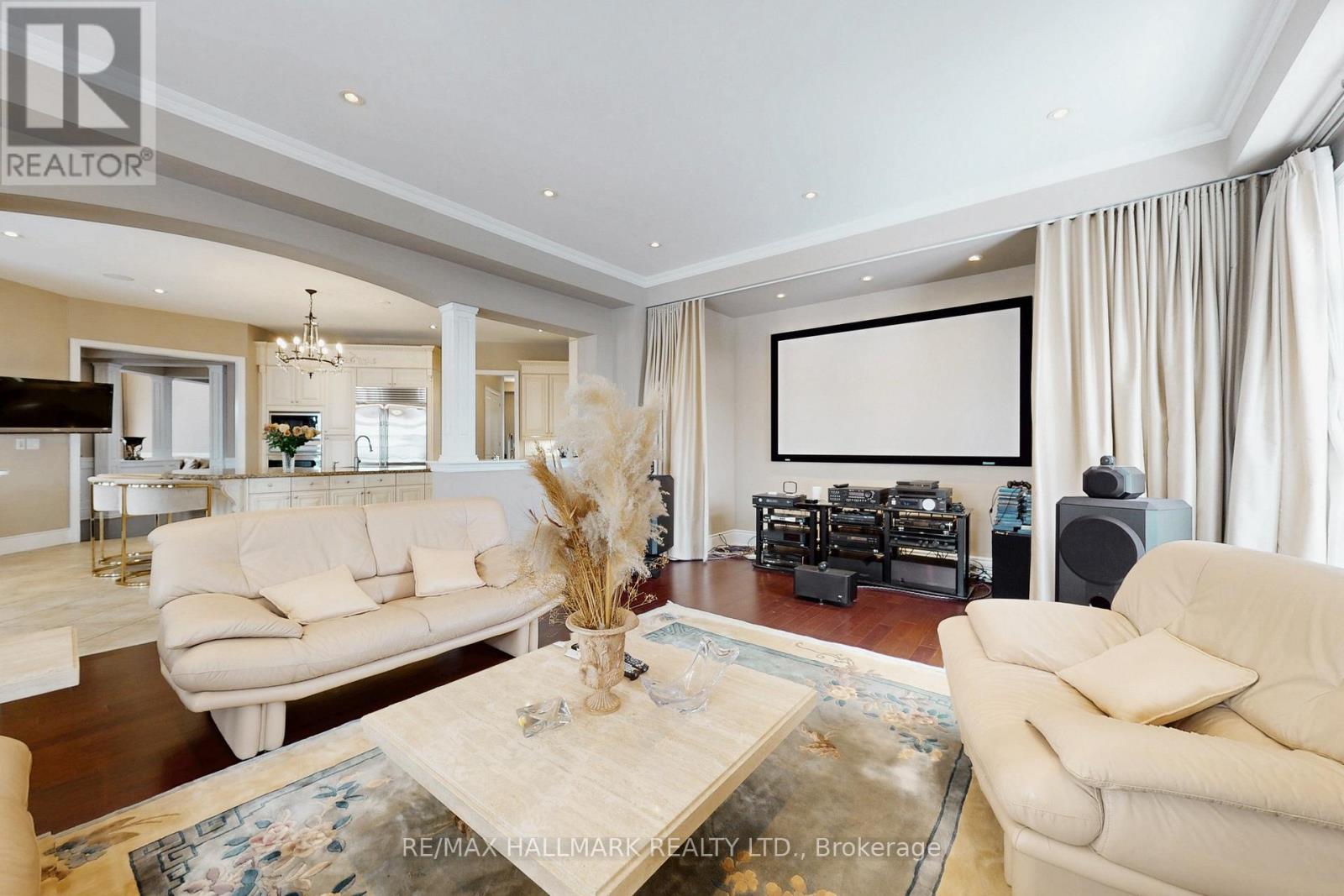 123 Carisbrooke Circle, Aurora, Ontario  L4G 0K4 - Photo 10 - N12816476