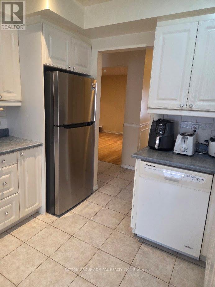 112 Patrice Crescent, Vaughan, Ontario  L4J 4Z4 - Photo 8 - N12879624