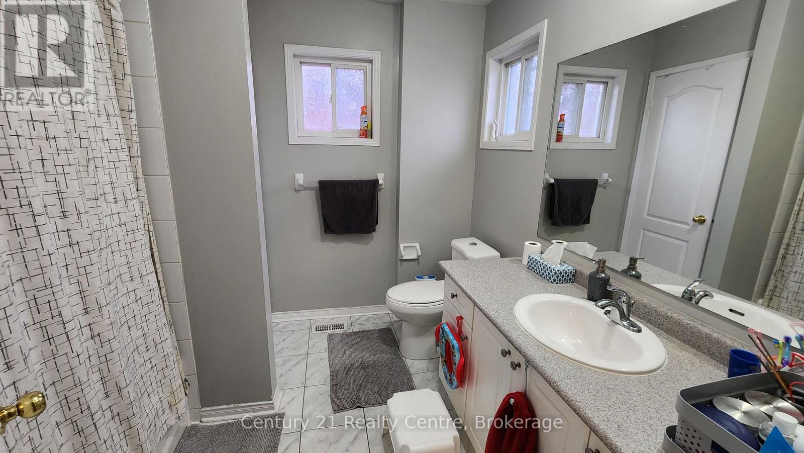 17 Vermont Road, Brampton (Fletcher's Meadow), Ontario  L7A 3G3 - Photo 18 - W12878440