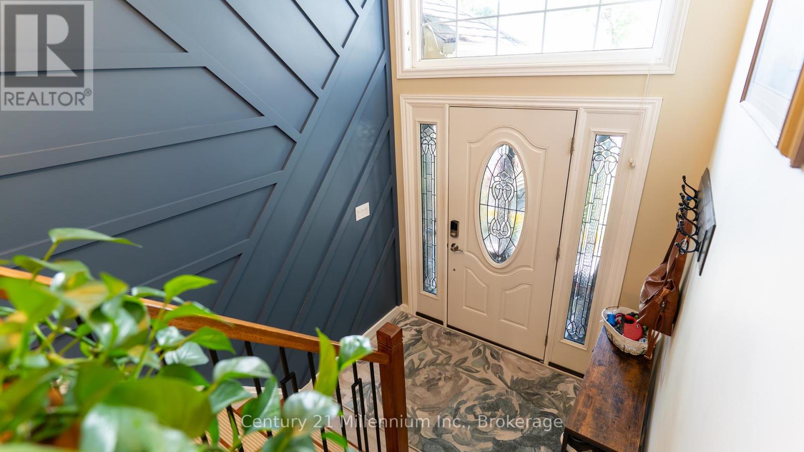 5 Sugar Maple Lane, Wasaga Beach, Ontario  L9Z 1P4 - Photo 2 - S12880108