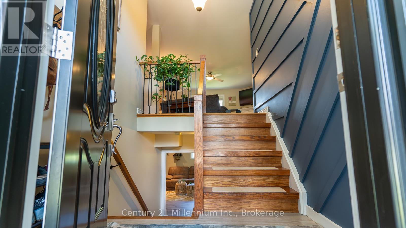 5 Sugar Maple Lane, Wasaga Beach, Ontario  L9Z 1P4 - Photo 3 - S12880108