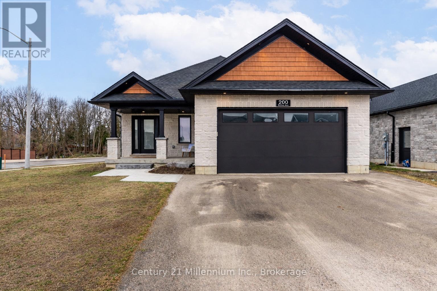 200 ECCLES AVENUE, West Grey, Ontario