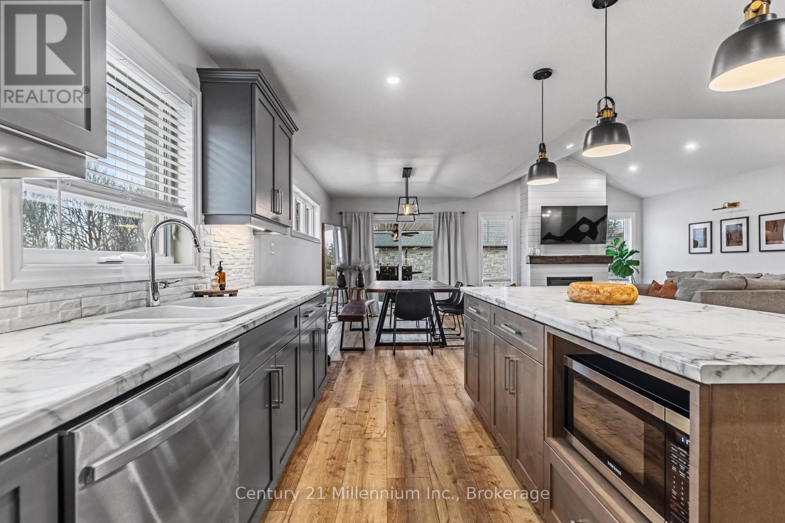 200 Eccles Avenue, West Grey, Ontario  N0G 1R0 - Photo 10 - X12879962