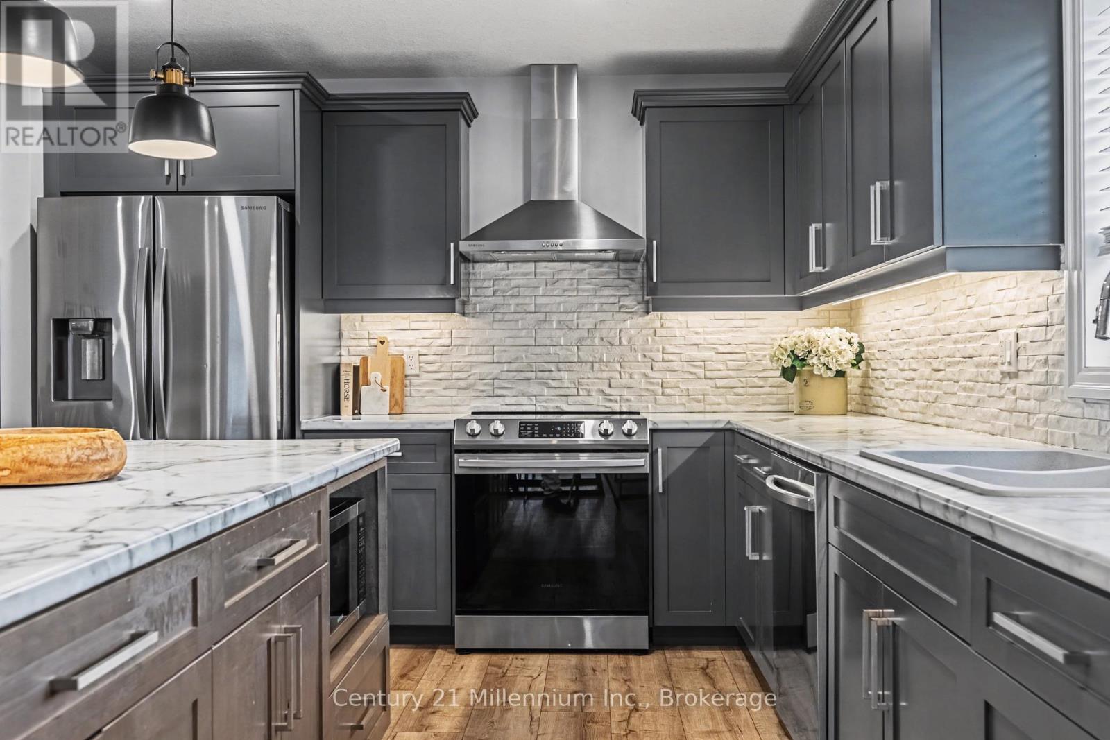 200 Eccles Avenue, West Grey, Ontario  N0G 1R0 - Photo 13 - X12879962