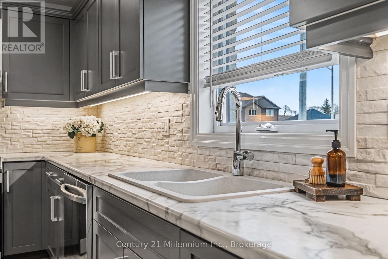 200 Eccles Avenue, West Grey, Ontario  N0G 1R0 - Photo 14 - X12879962